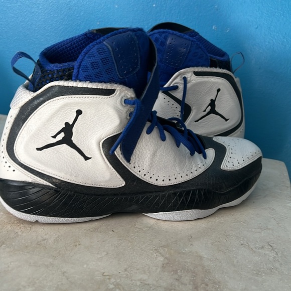 Jordan’s - Picture 2 of 4